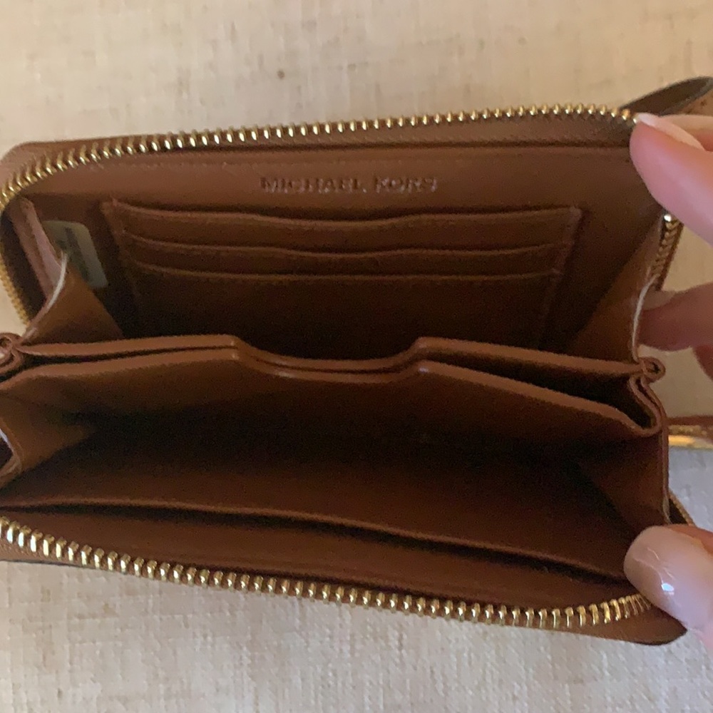 Michael Kors wristlet - Picture 4 of 7